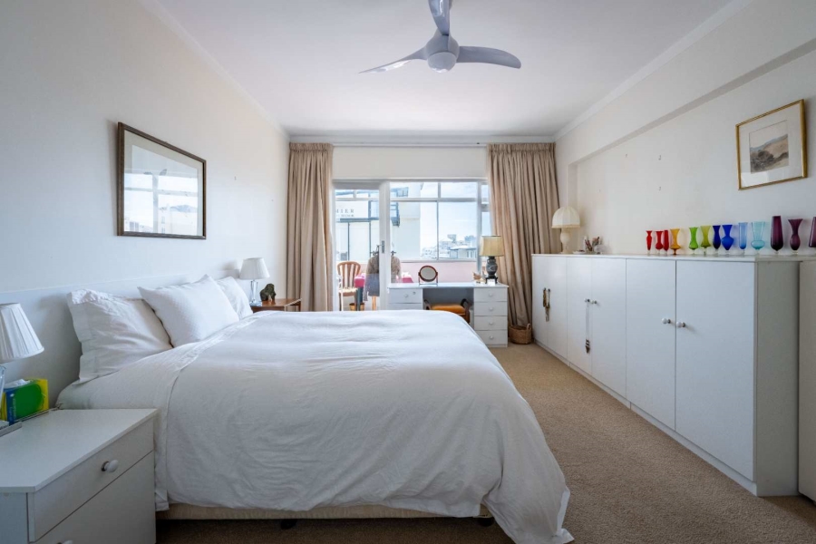 2 Bedroom Property for Sale in Sea Point Western Cape